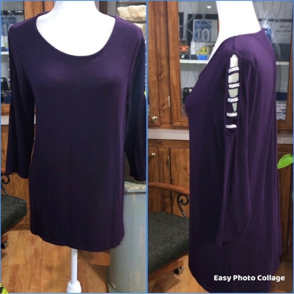 LOVE SCARLETT SIZE LARGE PURPLE TOP WITH CUTOUT SLEEVES OF BLING